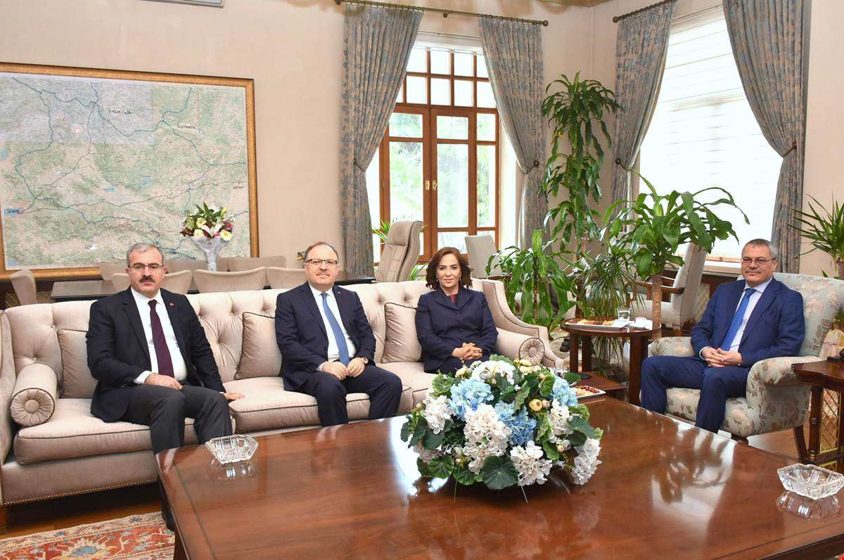 Vali Tutulmaz’dan Manisa Valisi’ne ziyaret