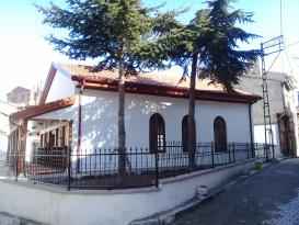 Restore Edilerek Eski Tarihi Dokusu Ortaya Çıkarılan AYNİOĞLU CAMİİ